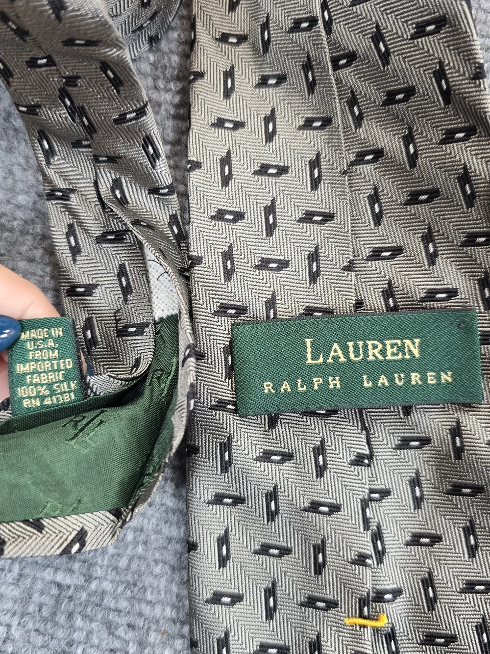 Lauren Ralph Lauren Tie Mens Gray Black Geometric 100% Silk Made USA 3.75
